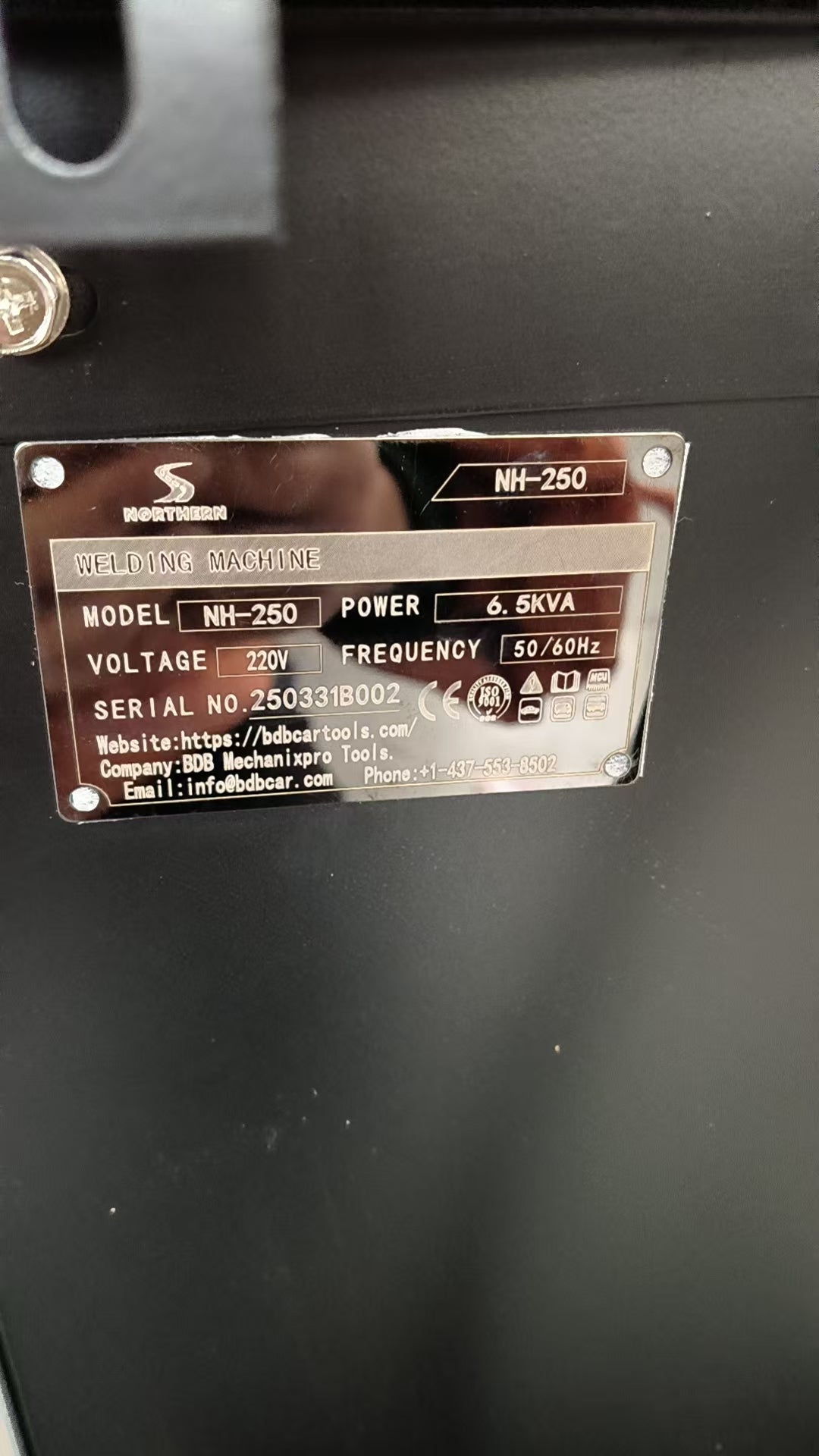 Carbon dioxide gas split protection welding machine