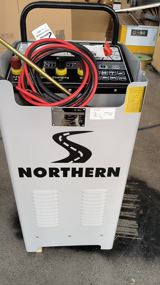 Heavy Truck Battery charger and booster  Starting current 1800A